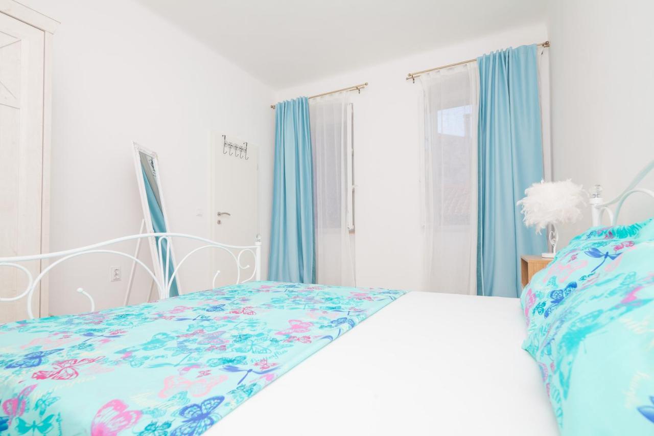 Main Square Apartment Pula Zewnętrze zdjęcie